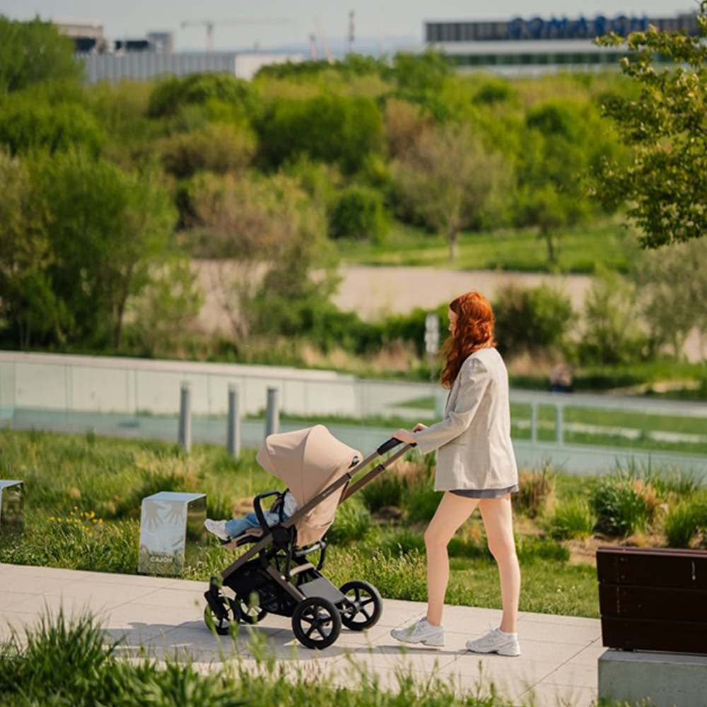 Avionaut Sirius 2 travel system in everyday family use